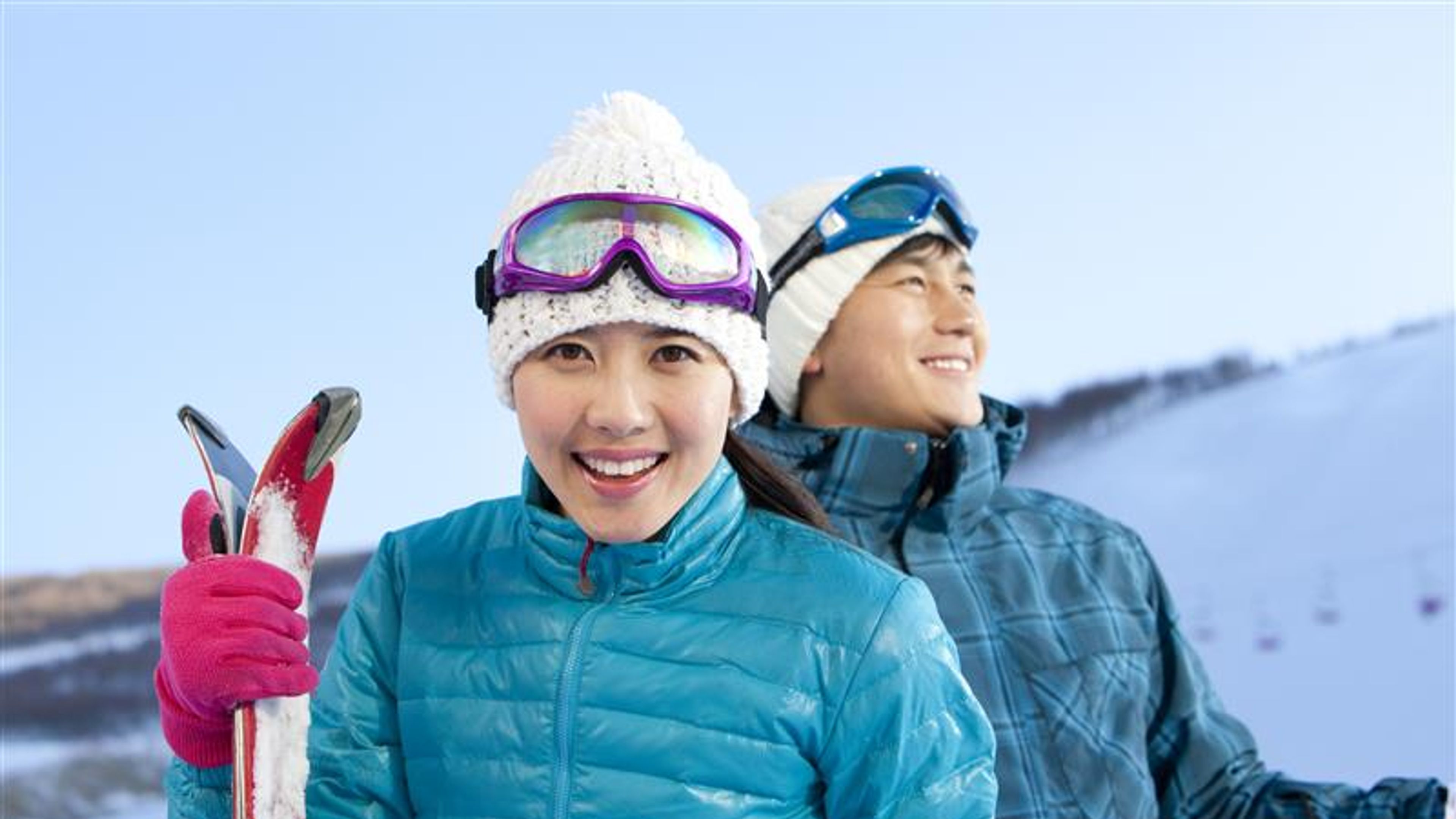 Mga Kabataan na Nag-ski